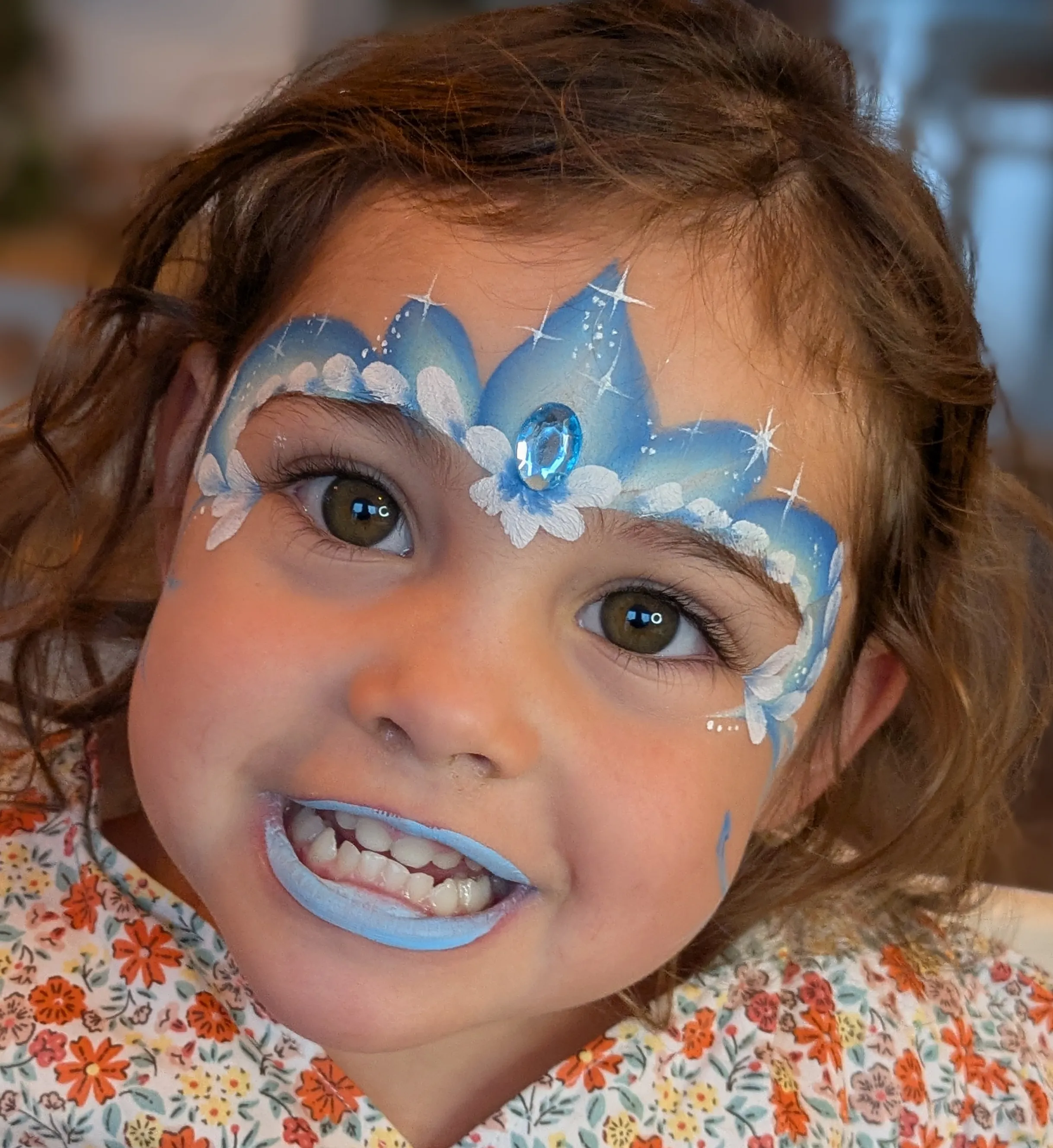 Maquillage artistique pour enfant inspiré de La Reine des Neiges